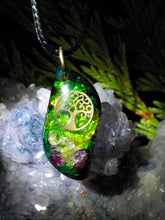 Arbre de vie, grenat, péridot.