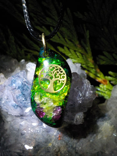 Arbre de vie, grenat, péridot.