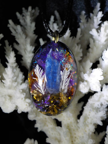 Cyanite (disthéne).