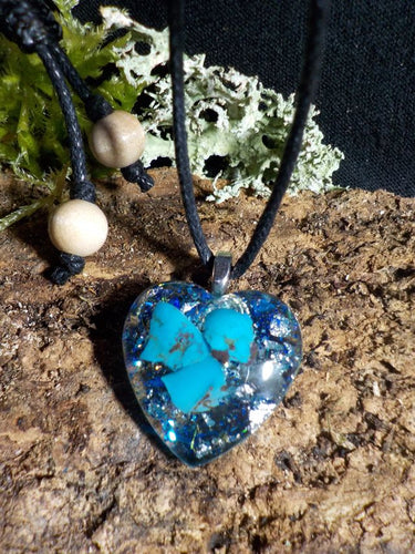 Turquoise, quartz rose.