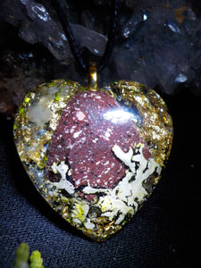 Porphyre impérial, cristal de roche, orgonite.