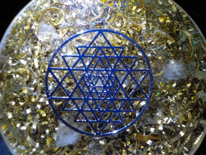 Orgonite Cristal de roche, sri yantra. Transmutateur, paix intérieur.