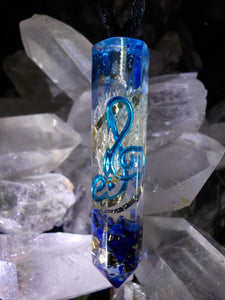 Lapis lazuli, clef de sol.